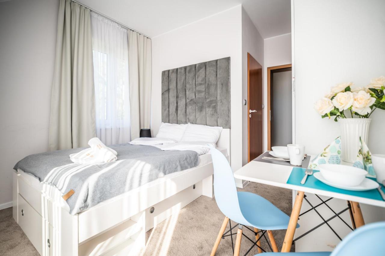 Apartamento Pensjonat Malwa Z Basenem Niechorze Exterior foto